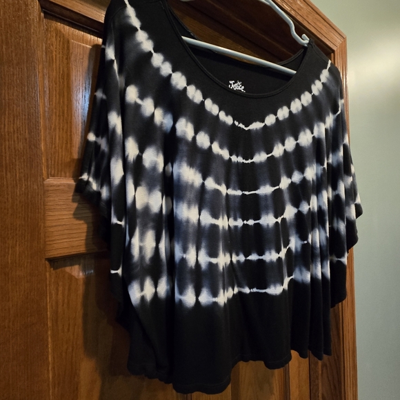 Justice Black and White Boxy Tie-Dye Tee - Picture 3 of 8